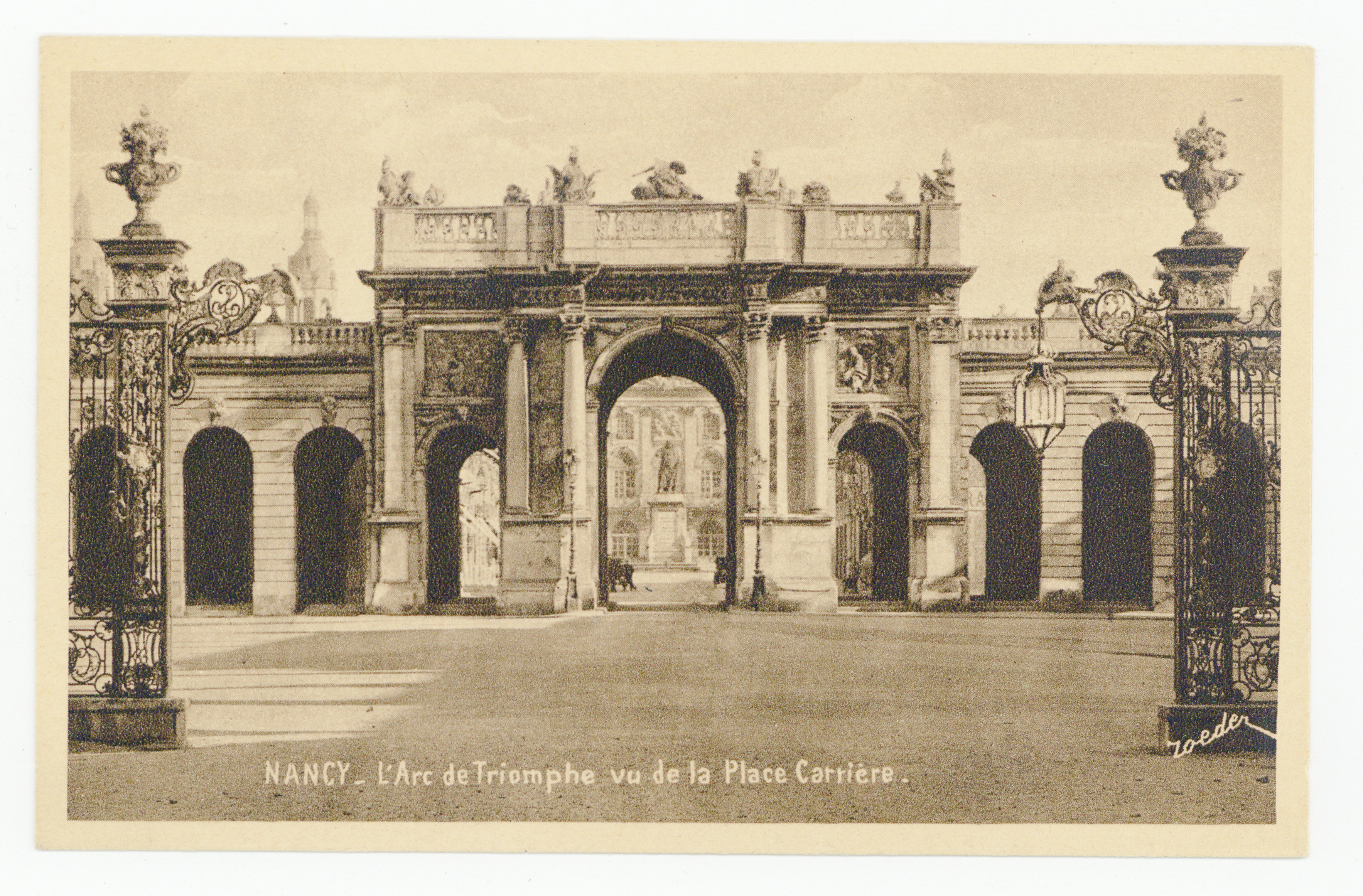 Contenu du Nancy : l'Arc de Triomphe vu de la place Carrière