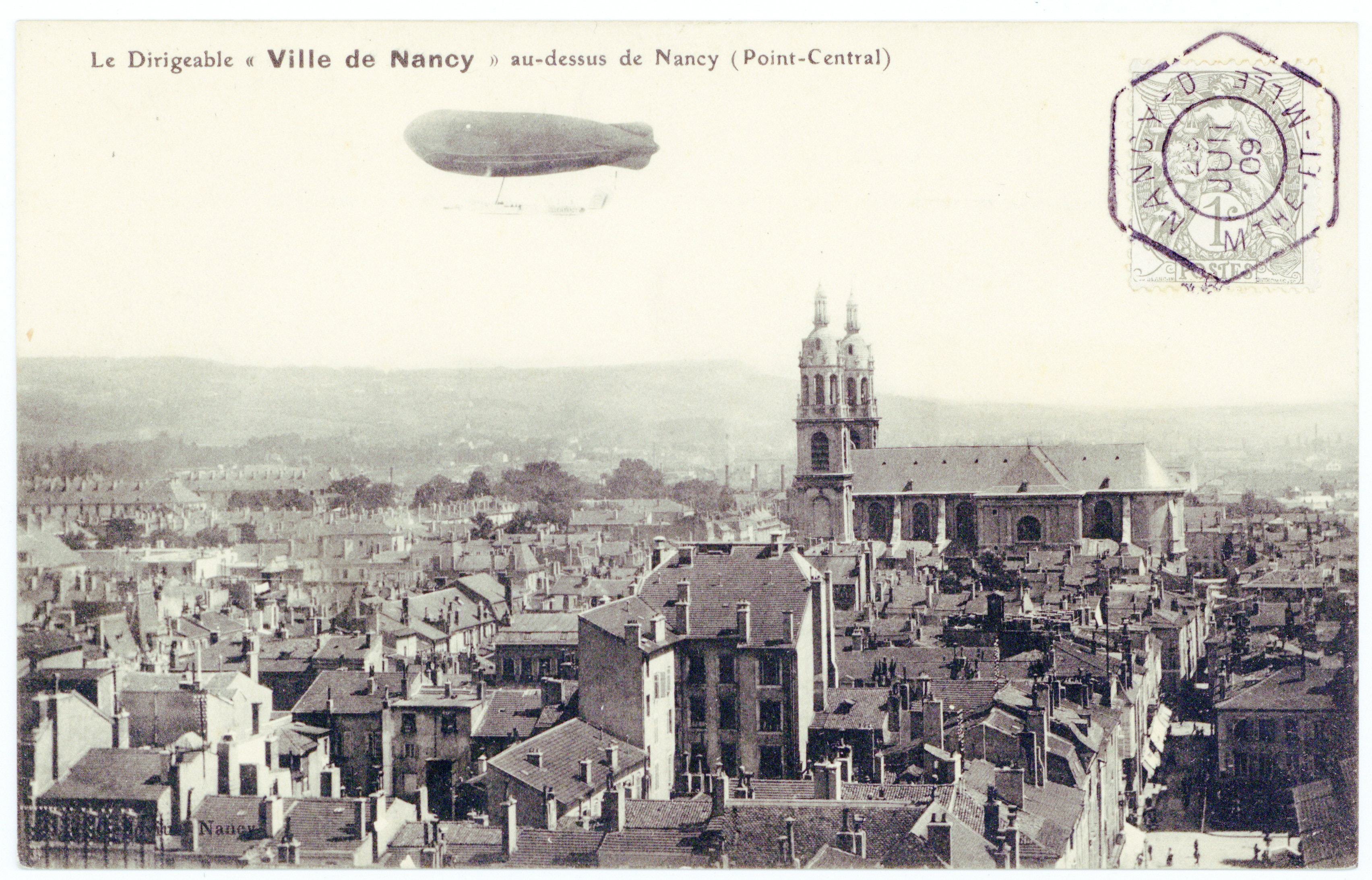 Contenu du Le dirigeable "Ville de Nancy" au-dessus de Nancy (Point-Central)