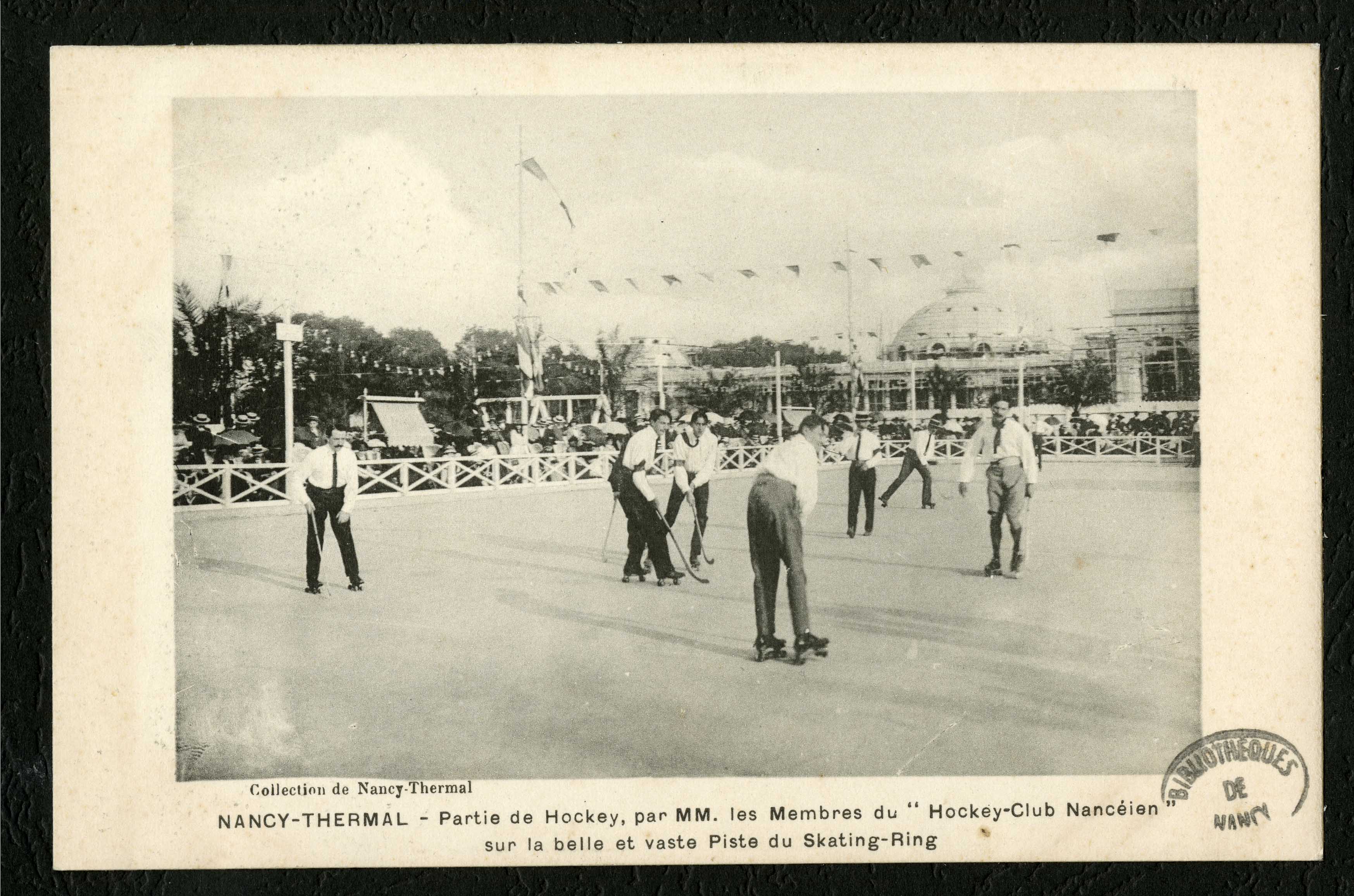 Contenu du Partie de hockey, par MM. les membres du « Hockey-club Nancéien » sur la belle et vaste piste du Skating-Ring