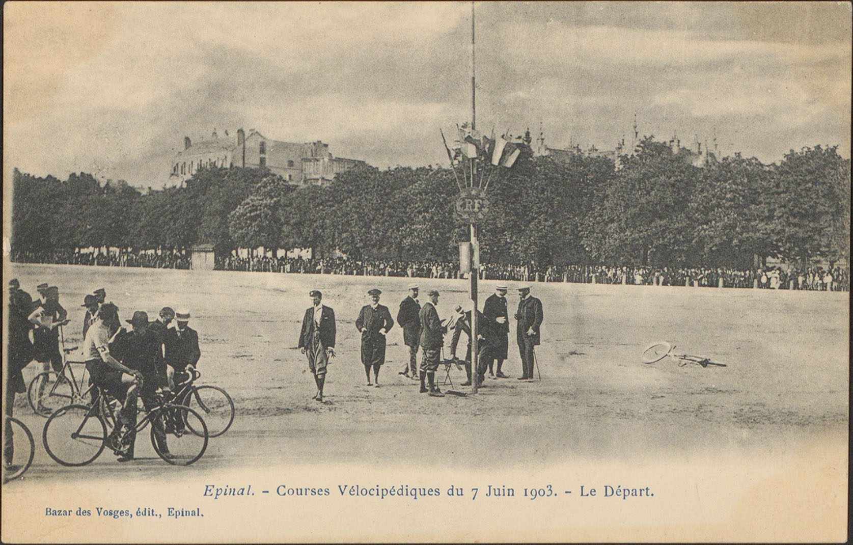 Contenu du Épinal, Courses Vélocipédiques du 7 Juin 1903, Le Départ