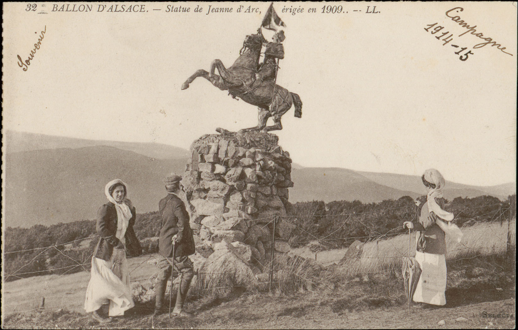 Contenu du Ballon d'Alsace, Statue de Jeanne d'Arc, érigée en 1909