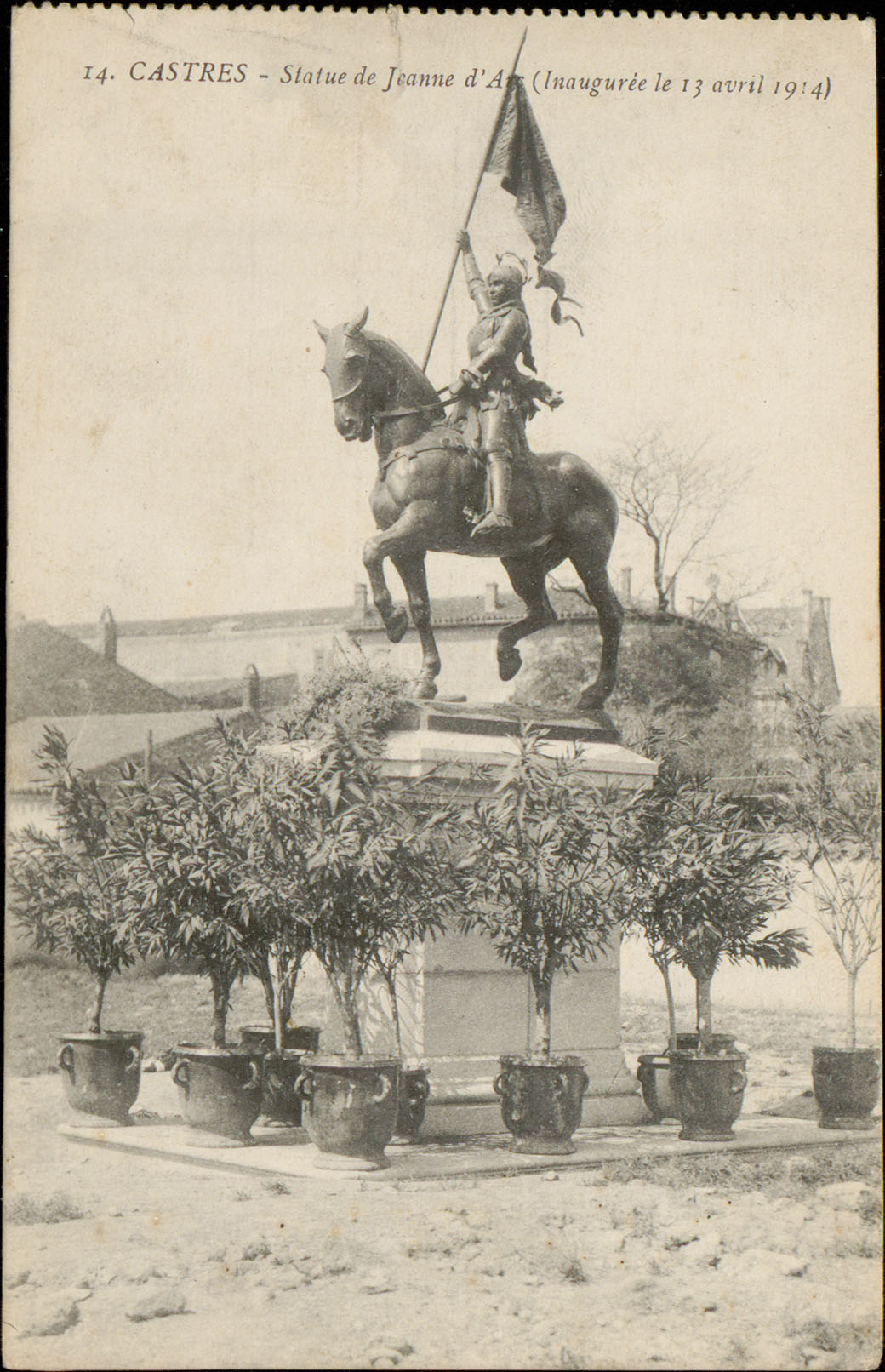 Contenu du Castres, Statue de jeanne d'Arc, (Inaugurée le 13 avril 1914)