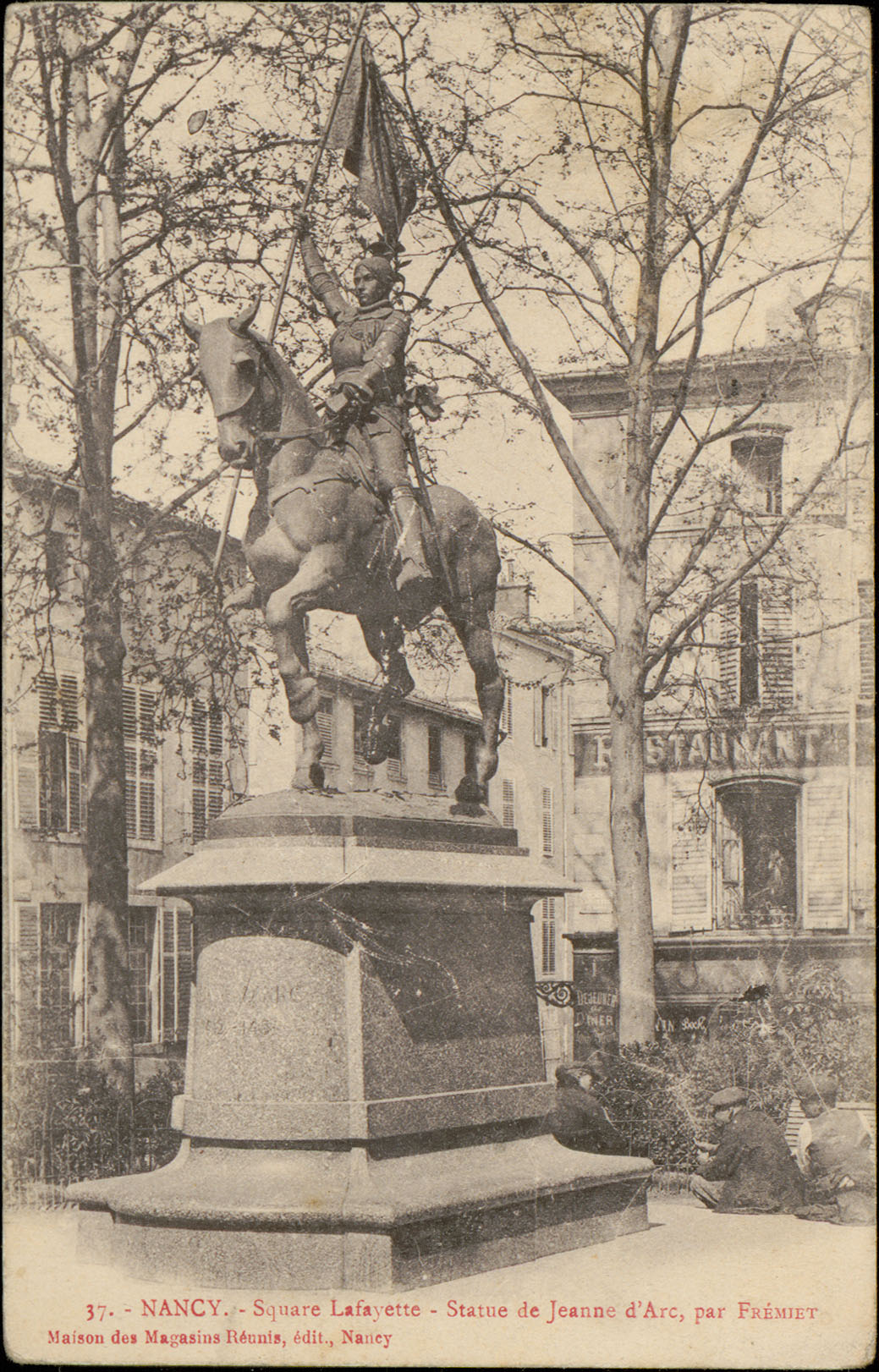 Contenu du Nancy, Square Lafayette, Statue de Jeanne d'Arc par Frémiet