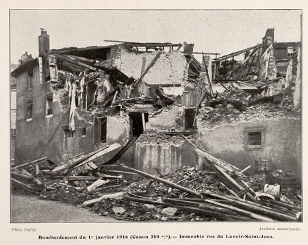 Bombardement du 1er janvier 1916 (canon 380m/m). Immeuble rue du Lavoir Sa…