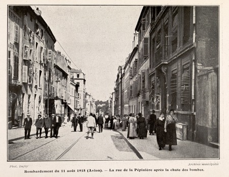 Bombardement du 11 août 1918 (avion). La rue de la Pépinière après la chut…