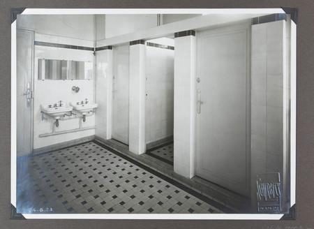 Toilettes après les travaux des années 30