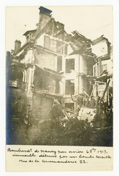 Bombardement de Nancy par avion le 6 octobre 1917. Immeuble détruit par un…
