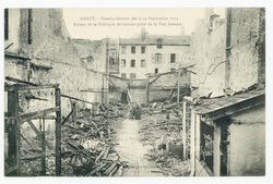 Ruines de la fabrique de brosses prise de la rue Jeannot, Nancy. - Bombard…