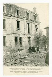 Nancy : bombardement par canon. Obus tombé au milieu de la rue des Goncour…