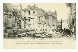 Nancy : bombardement par avions, rue Victor-Poirel. Nancy : bombarded by a…
