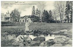 Crévic. Trou d'obus dans la propriété du Général Lyautey, guerre 1914-1915