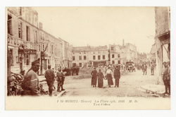 St-Mihiel (Meuse) : la place (ph. 1918) M. D.