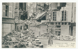 Verdun. Place Mazel, maisons bombardées. Guerre 1914-1916