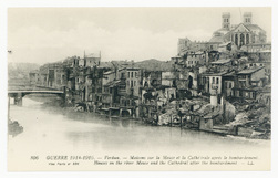 Verdun. Maisons sur la Meuse et la Cathédrale après le bombardement. Guerr…