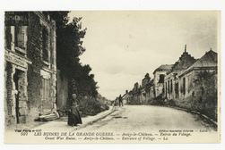 Ruines de la Grande Guerre. Anizy-le-Château. Entrée du village
