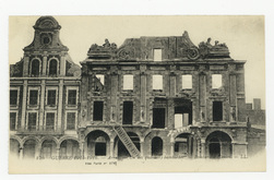 Arras. Un des quartiers bombardés. Guerre 1914-1916