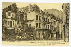Arras (Pas-de-Calais) : la rue Méaulens bombardée