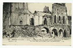 Arras. L'Hôtel de Ville et le beffroi après le bombardement. Guerre 1914-1…