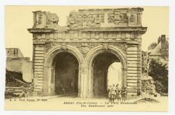 Arras. (Pas-de-Calais) : la porte Beaudemont