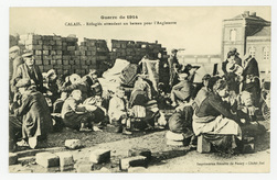 Calais. Réfugiés attendant un bateau pour l'Angleterre, guerre de 1914