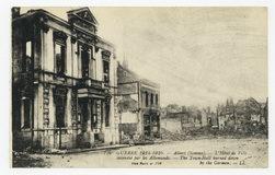 Albert (Somme). L'Hôtel de Ville incendié par les Allemands. Guerre 1914-1…