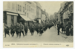 1914. Infanterie française traversant C…