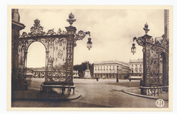 Nancy : place Stanislas, grilles Jean Lamour (côté ouest)