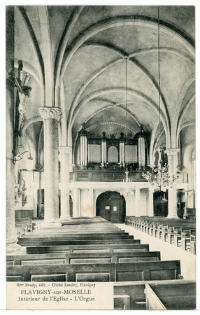 Flavigny-sur-Moselle. Intérieur de l'église. L'orgue