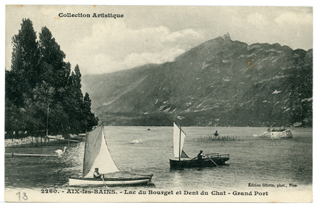 Aix-les-Bains. Lac du Bourget et Dent du Chat. Grand port