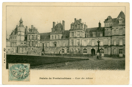 Palais de Fontainebleau. Cour des Adieux