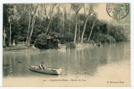 Enghien-les-Bains. Bords du lac.
