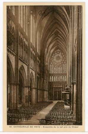 Cathédrale de Metz - Ensemble de la nef pris du Choeur