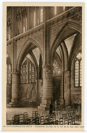 Cathédrale de Metz - Premières travées de la nef et du bas côté nord