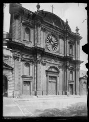 [Église Saint-Clément dans le quartier du Pontiffroy]