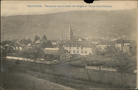 Val-d'Ajol, Vue prise vers la Salle du Peuple et l'École Saint-Charles
