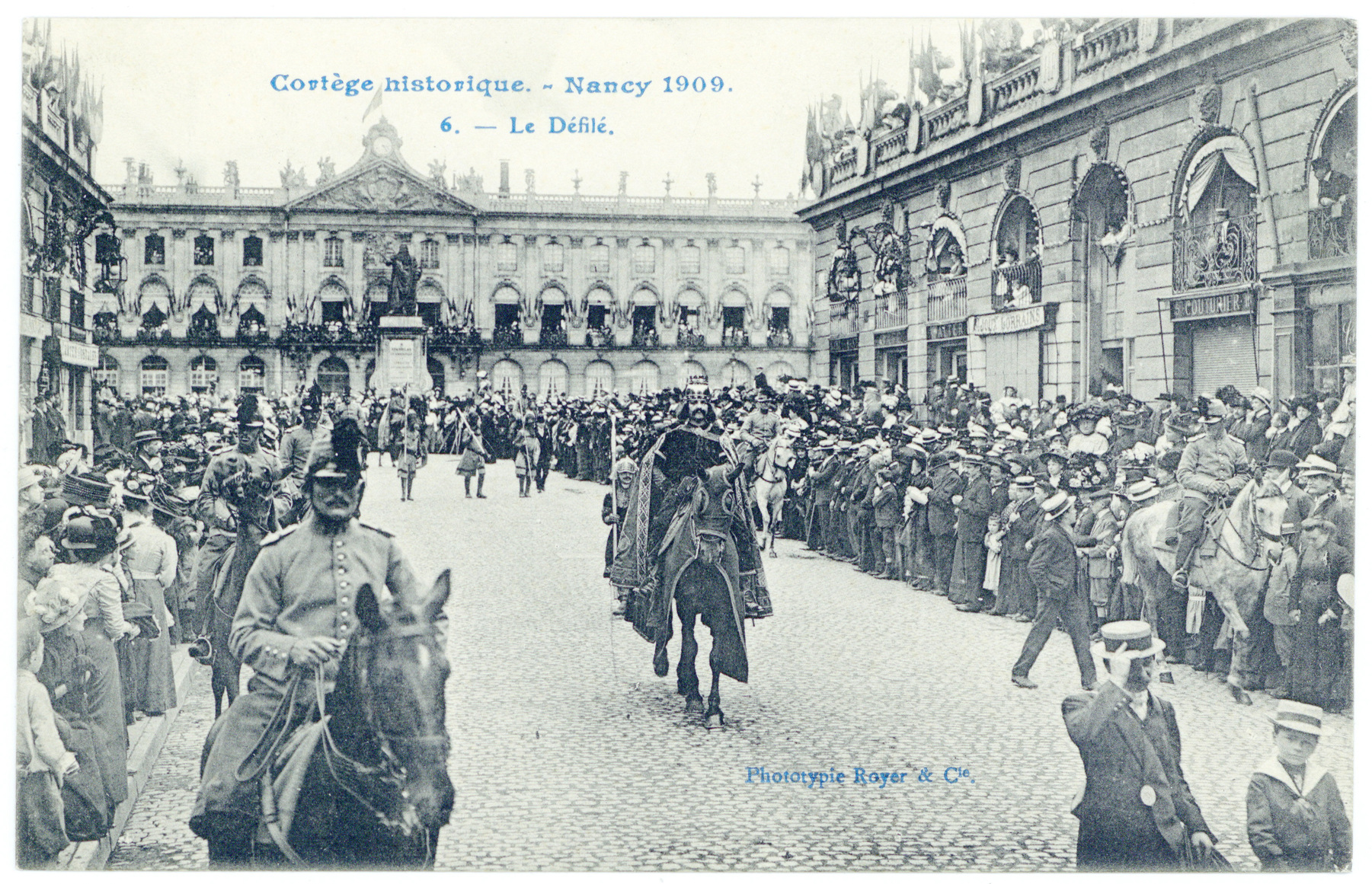 Contenu du Le Défilé.  Cortège historique. - Nancy 1909.