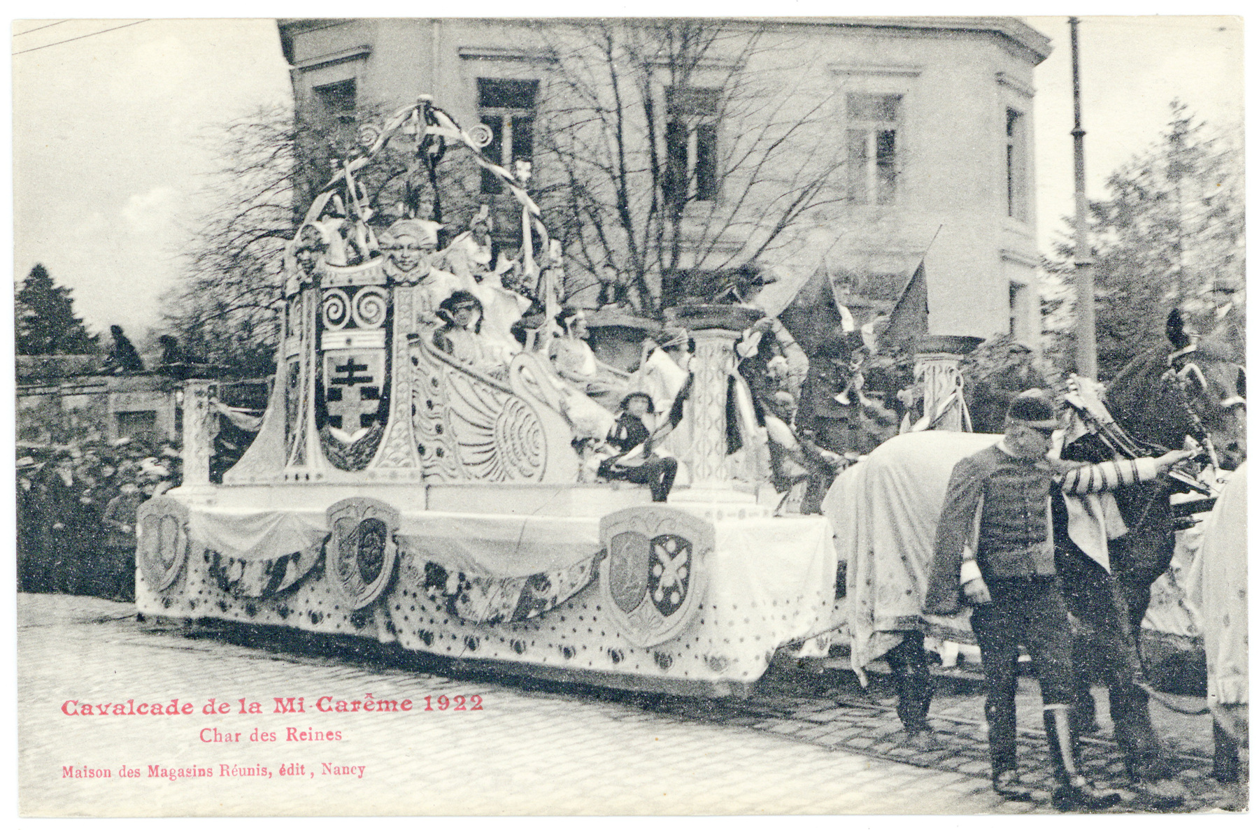 Contenu du Char des Reines : cavalcade de la mi carême 1922