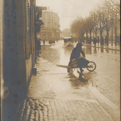 Contenu du Cent ans après les terribles inondations de décembre 1919 et janvier 1920, le passé éclaire l’avenir. Contenu du Cent ans après les terribles inondations de décembre 1919 et janvier 1920, le passé éclaire l’avenir.