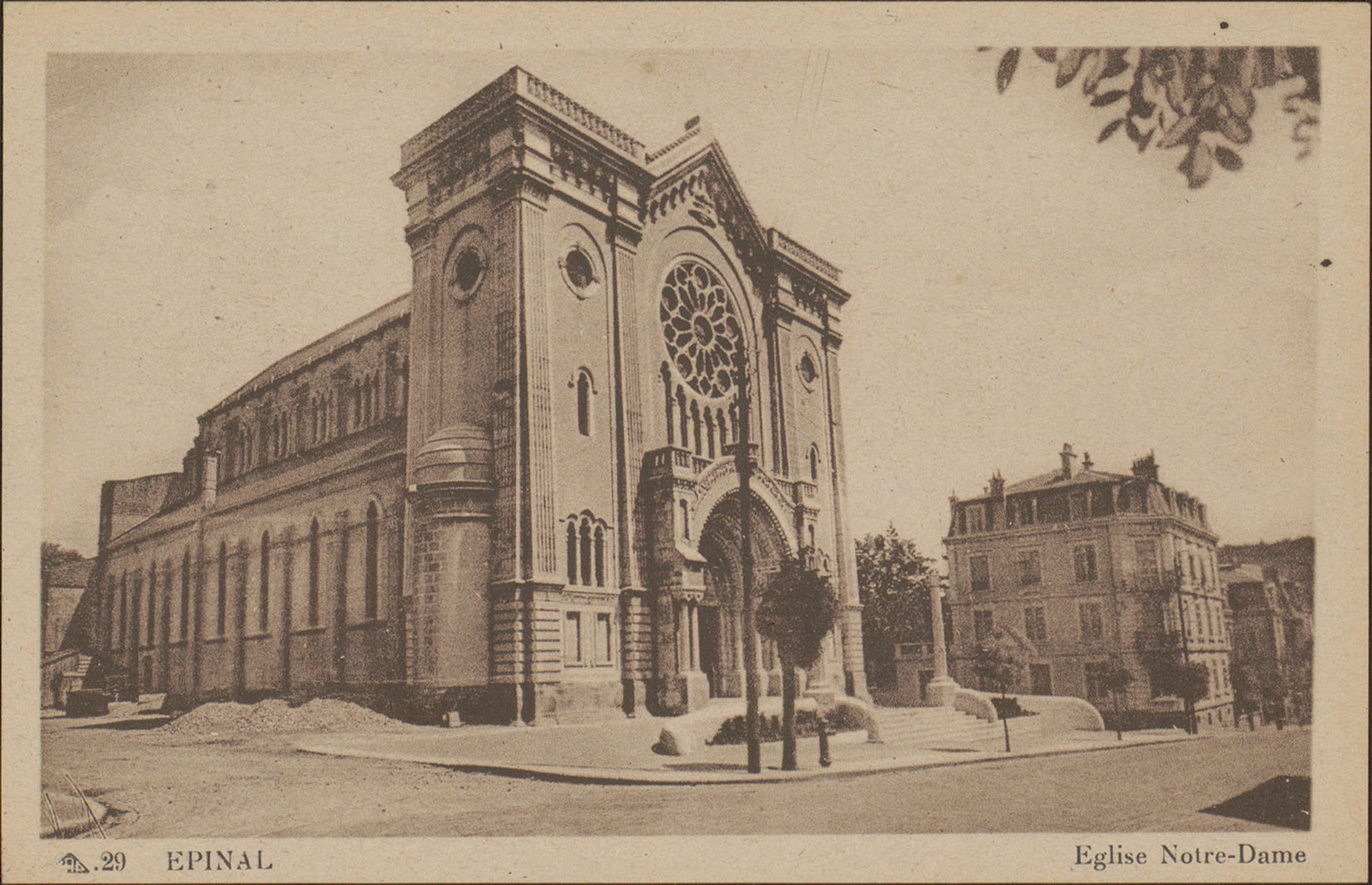 Contenu du La première église Notre-Dame-au-Cierge à Épinal