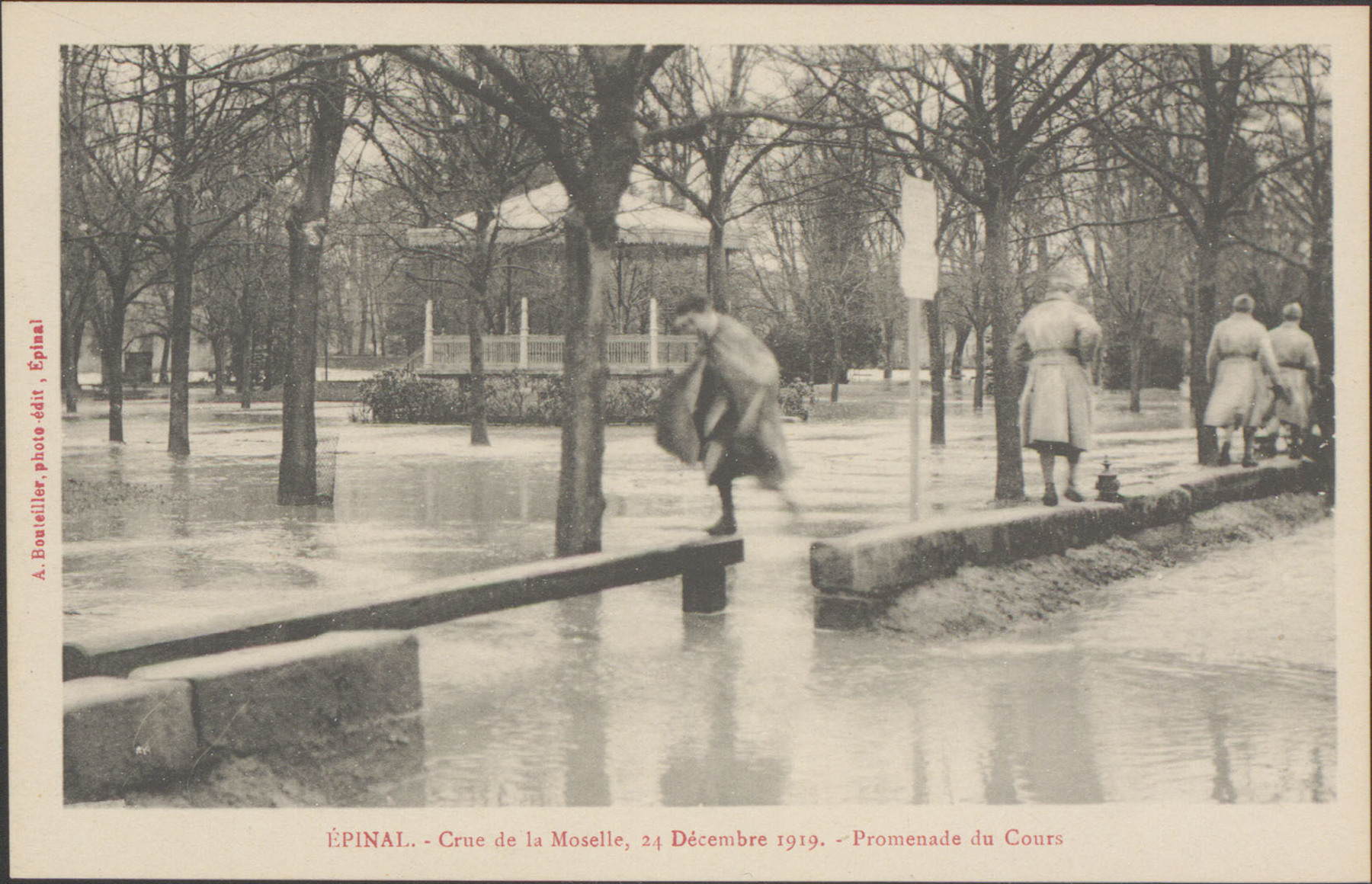 Contenu du Épinal, Crue de la Moselle, 24 décembre 1919, Promenade du Cours Contenu du Épinal, Crue de la Moselle, 24 décembre 1919, Promenade du Cours