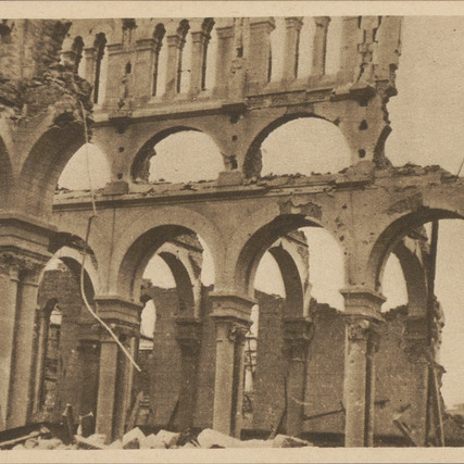 Contenu du La destruction de l'église Notre-Dame-au-Cierge en 1944 Contenu du La destruction de l'église Notre-Dame-au-Cierge en 1944