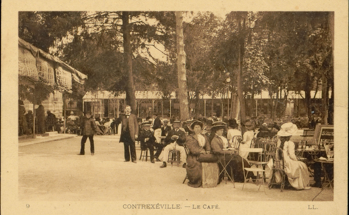 Contenu du Contrexéville, Le Café