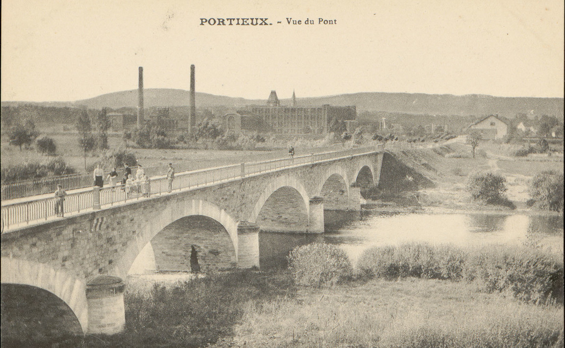 Contenu du Portieux, Pont sur la Moselle